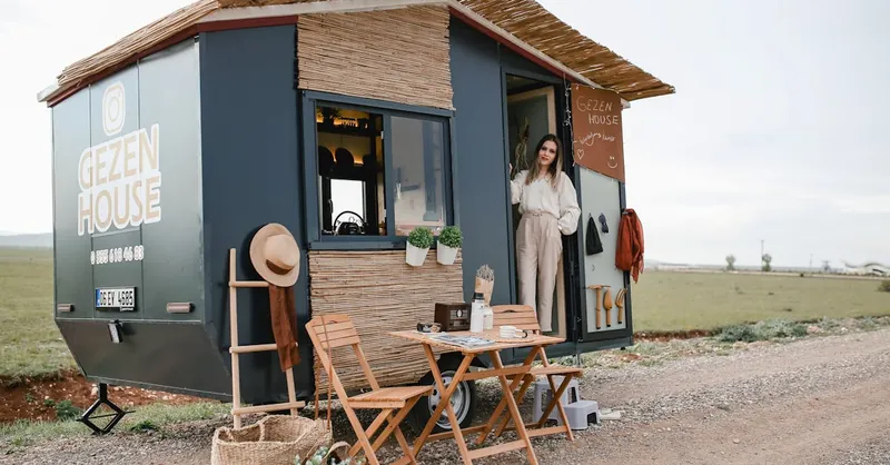 Explore the charm of tiny house living with a focus on mobility and nature.